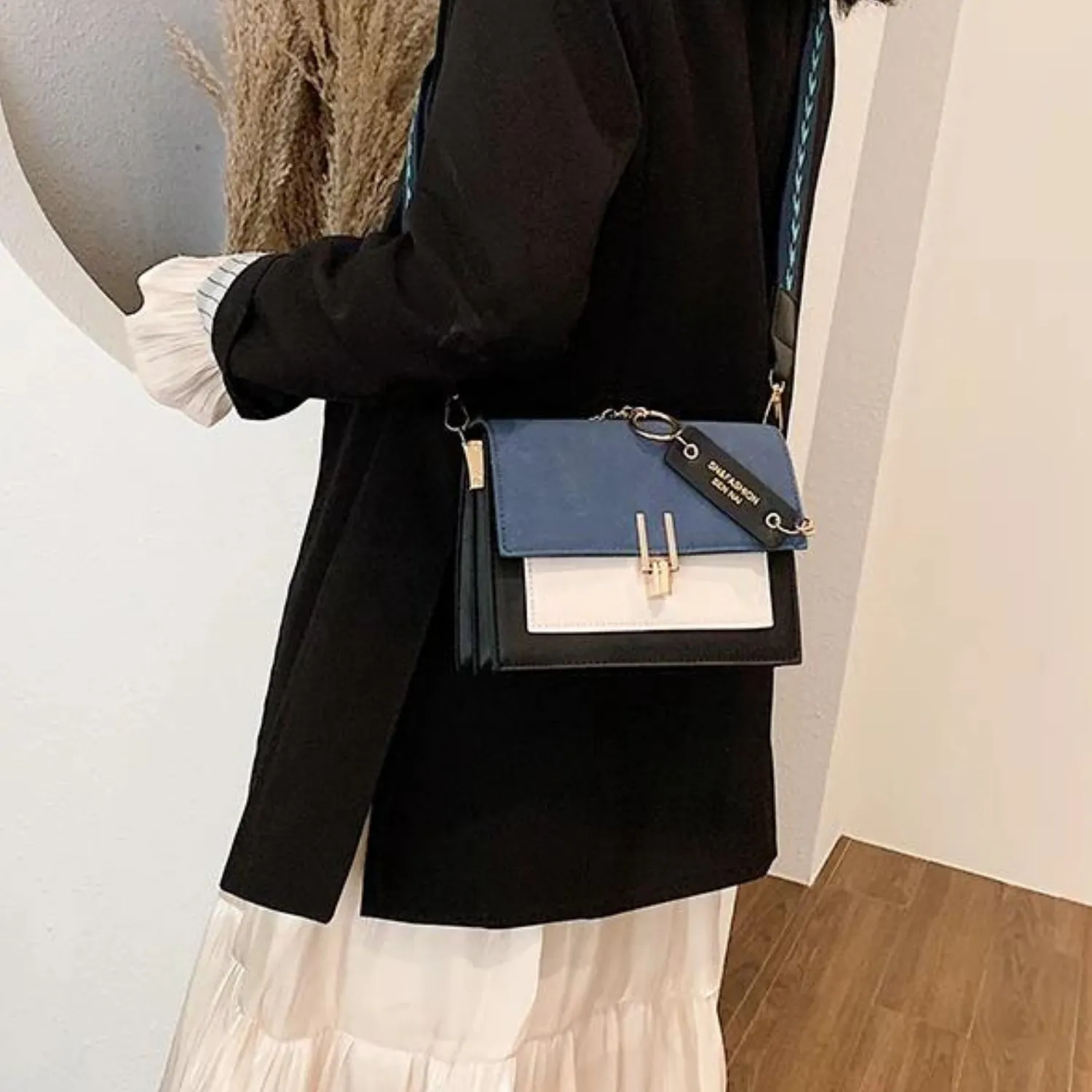 Chic Contrast Messenger/Shoulder Bag