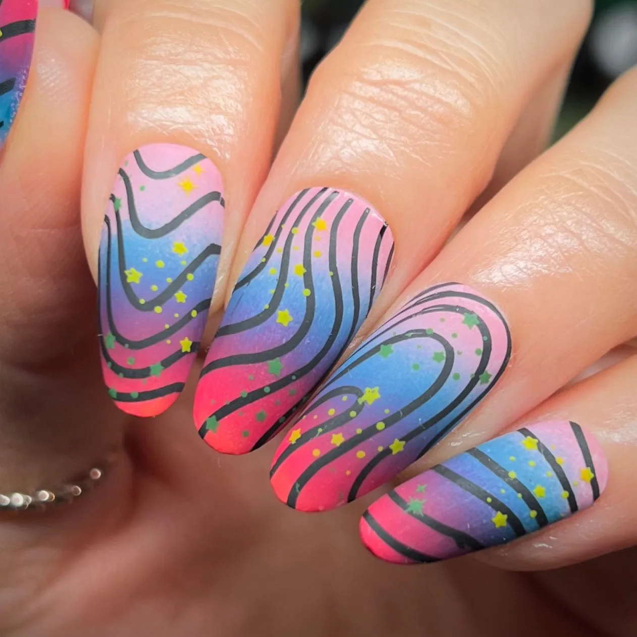 Couture lines (M554) - Nail Stamping Plate