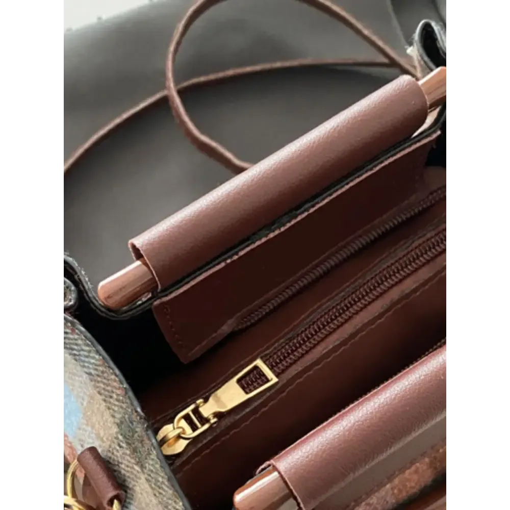 Exquisite Medium PU Leather Bag for Luxury Fashion Enthusiasts