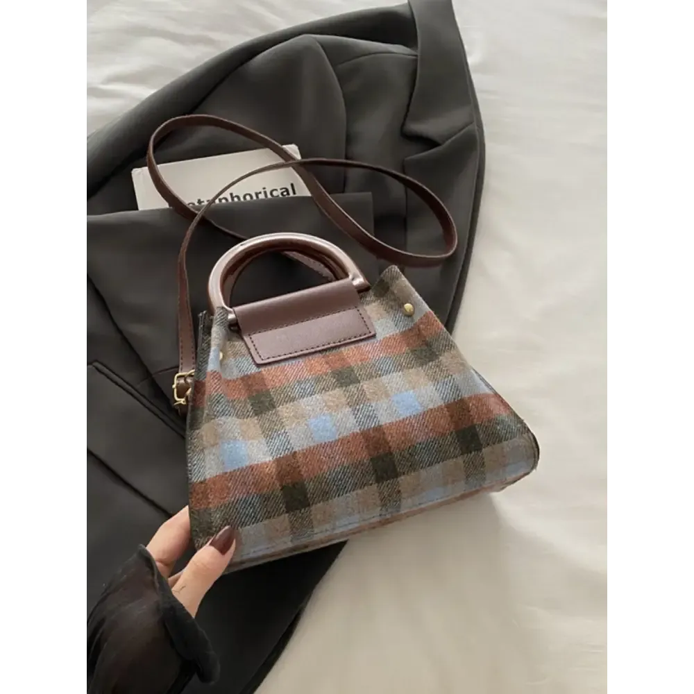 Exquisite Medium PU Leather Bag for Luxury Fashion Enthusiasts