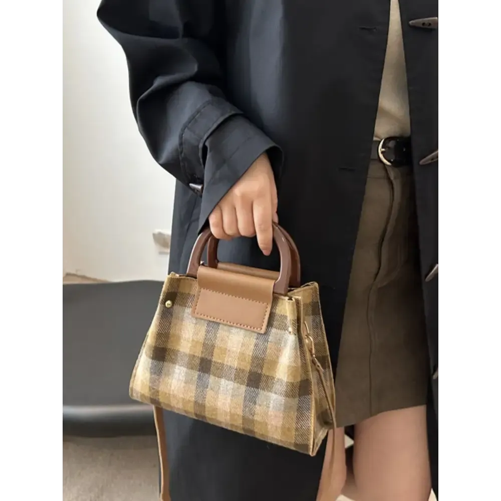 Exquisite Medium PU Leather Bag for Luxury Fashion Enthusiasts