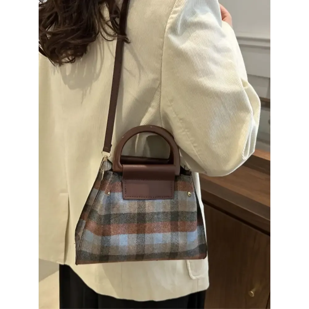 Exquisite Medium PU Leather Bag for Luxury Fashion Enthusiasts