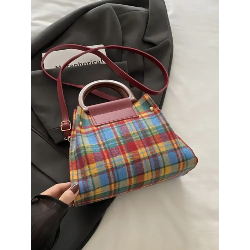 Exquisite Medium PU Leather Bag for Luxury Fashion Enthusiasts