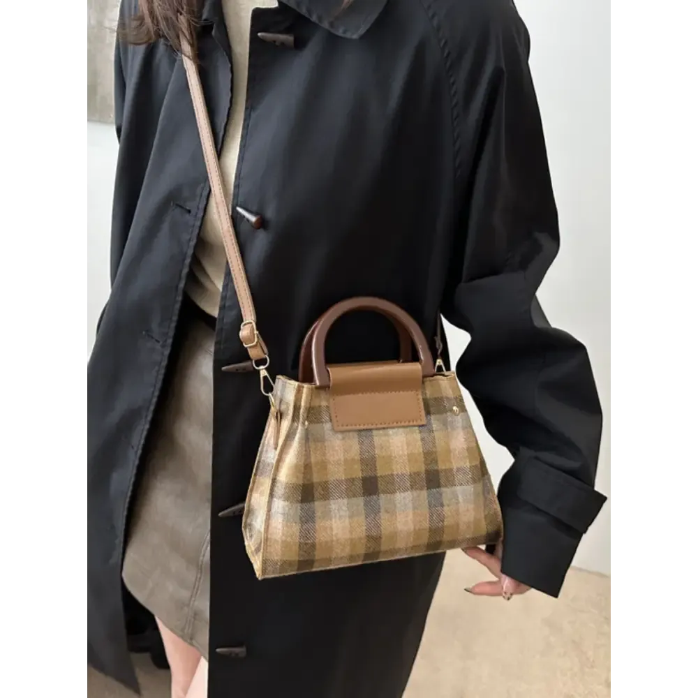 Exquisite Medium PU Leather Bag for Luxury Fashion Enthusiasts