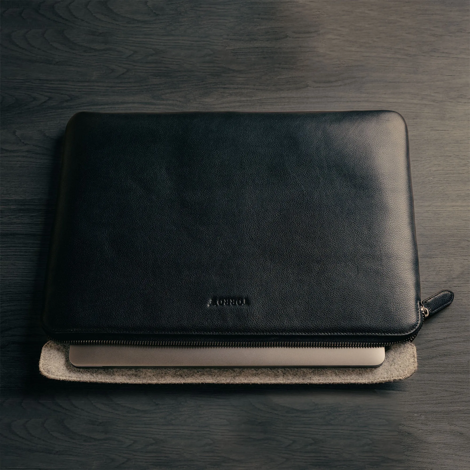 Leather Laptop Sleeve with Zip Closure (for 13" to 16”)