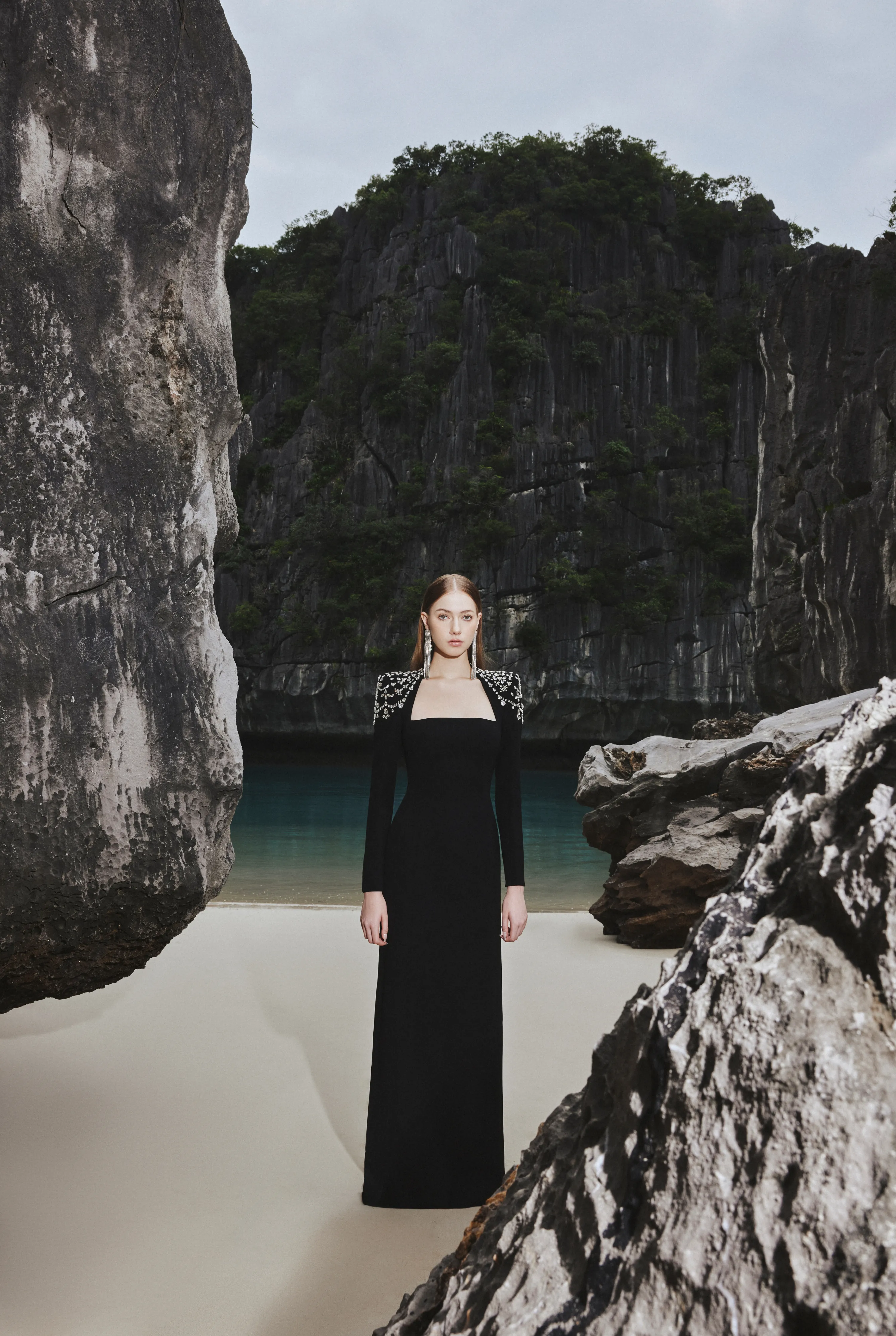 Long Sleeve Trapezoid Neckline Bodycon Full Black Dress - Nina