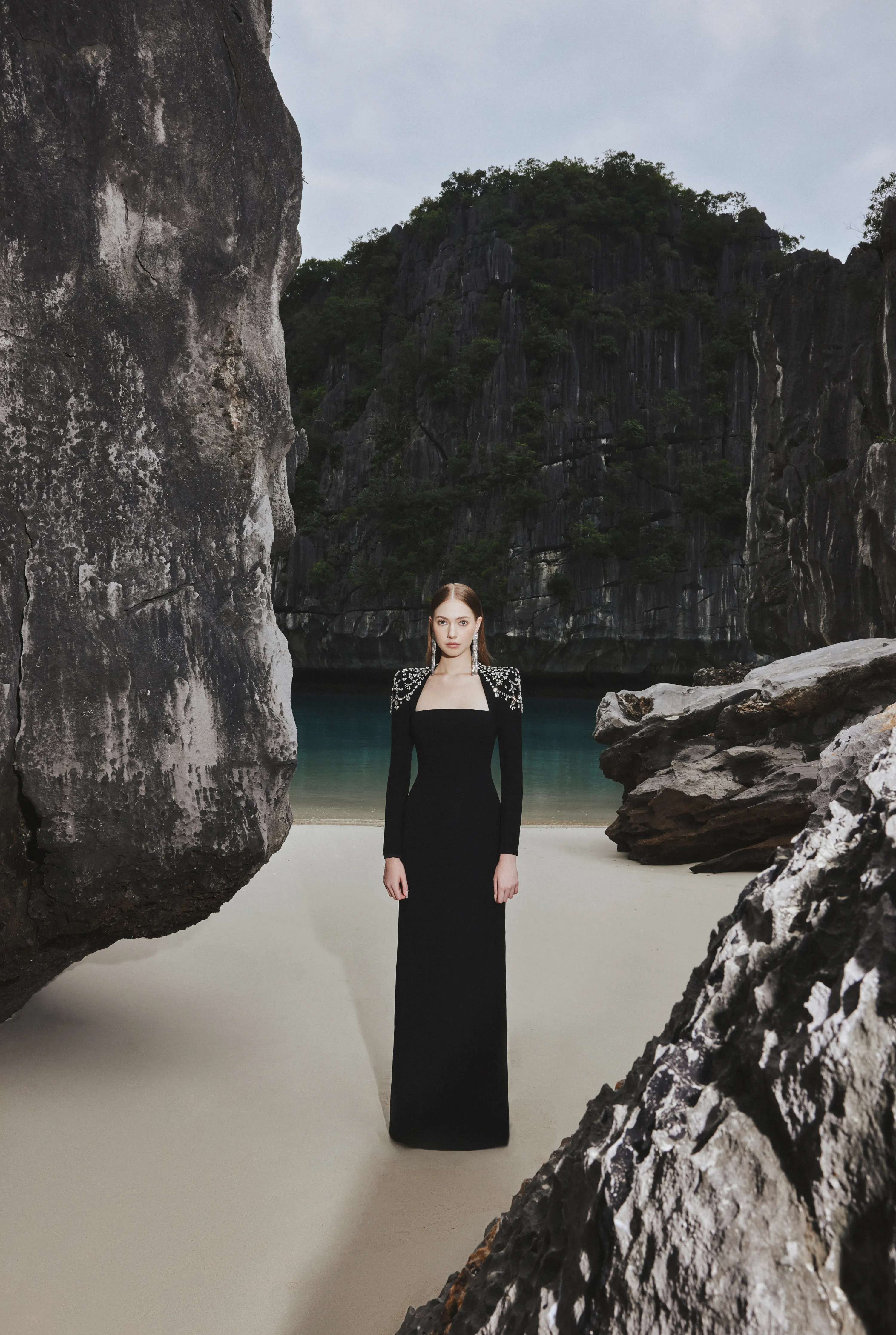 Long Sleeve Trapezoid Neckline Bodycon Full Black Dress - Nina