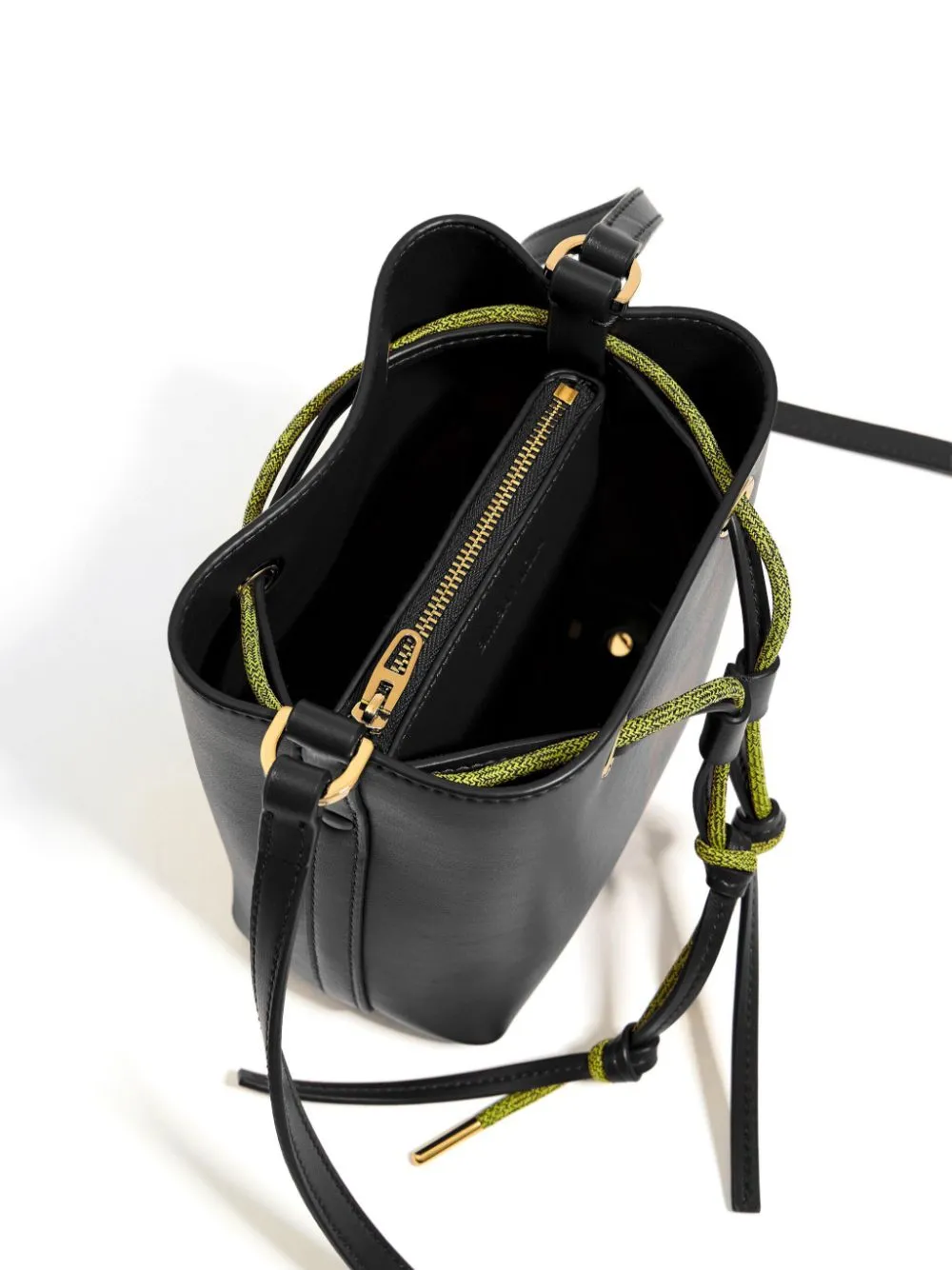 mini Chihuahua bucket bag