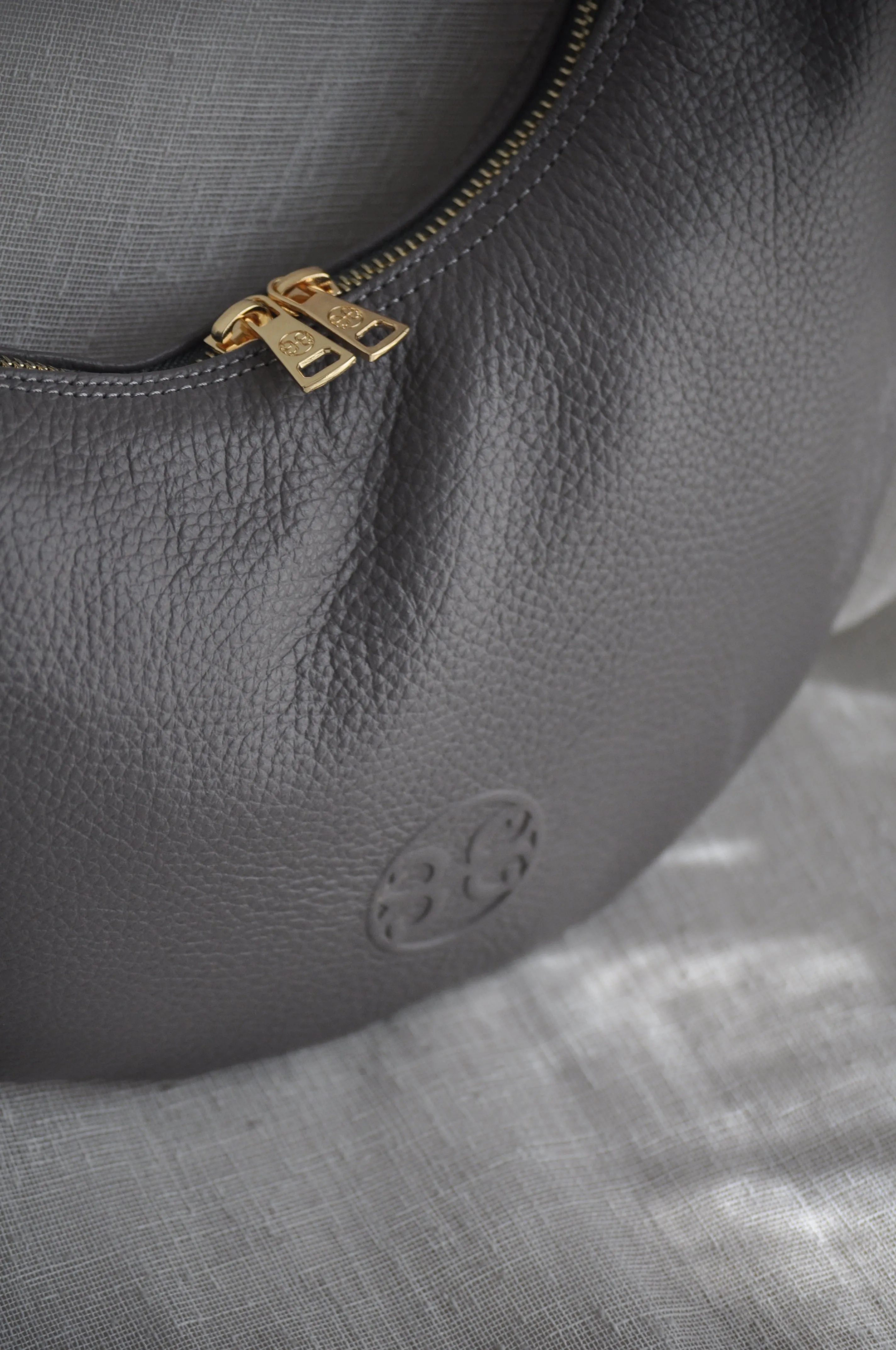 Ophelia Small Leather Shoulder Bag - Ash