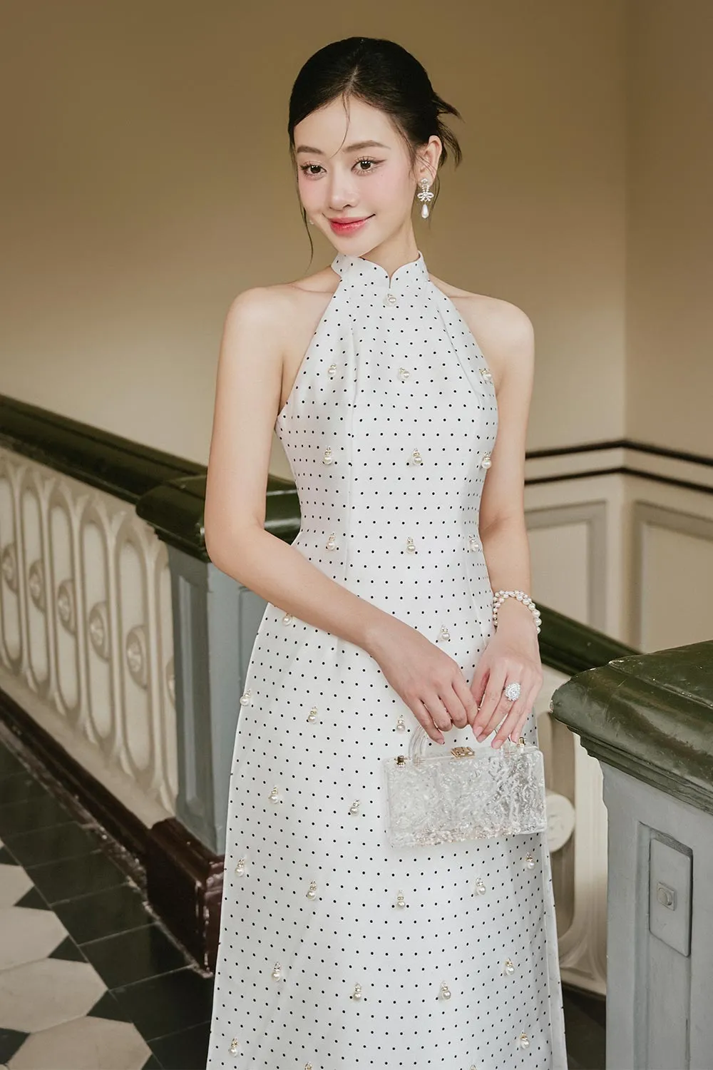 Uyen Nhi A-line Sleeveless Taffeta Midi Ao Dai